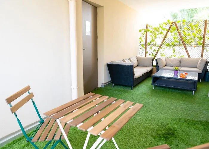 Chez Leon - Metro, Bus, Garage Double, 6 Personnes