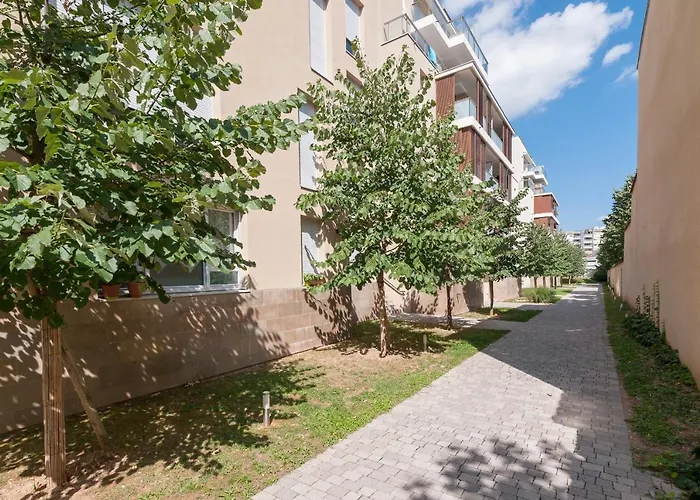 Chez Leon - Metro, Bus, Garage Double, 6 Personnes